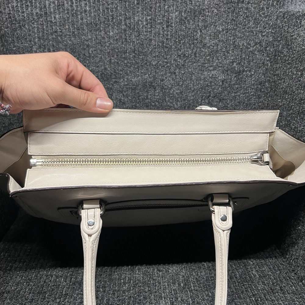 Coach Legacy Leather Medium Handbag Purse White 19890 - Picture 8 of 12